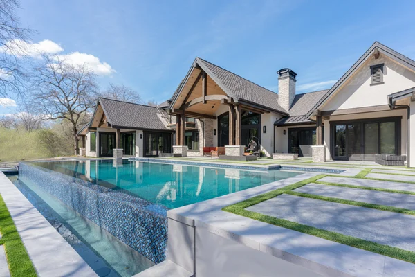 Modern Pool Design by Infinity E. Pools in Northern California